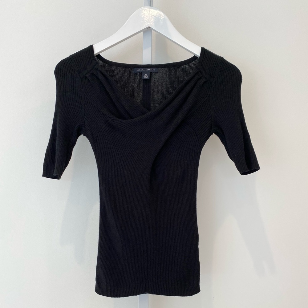 BANANA REPUBLIC BLACK KNIT TOP SIZE XS